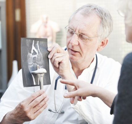 Choosing the Right Orthopedic Surgeon Dallas Patients Recommend
