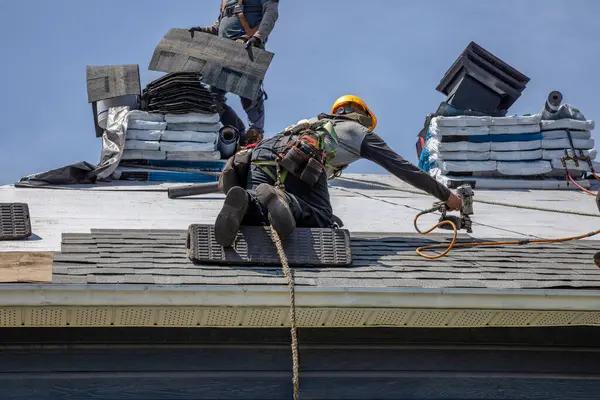 Expert Roofing Contractors for Modern Roofing Systems