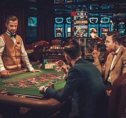 Multiplayer and Social Layers: Community Interaction Within Online Slots Platforms