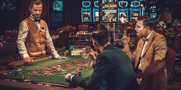 Multiplayer and Social Layers: Community Interaction Within Online Slots Platforms